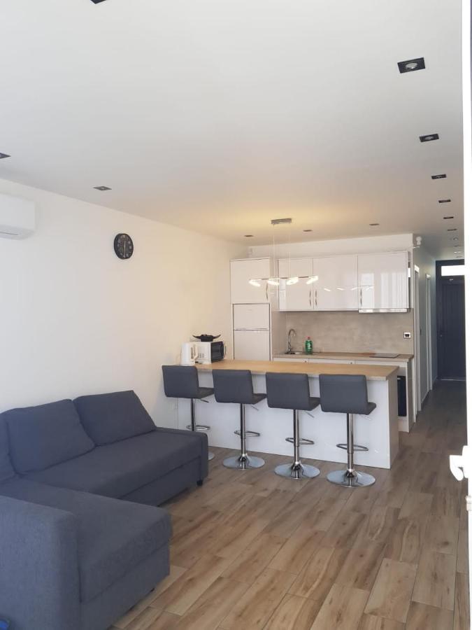 Family Comfortable Apartment Arona  Exteriör bild