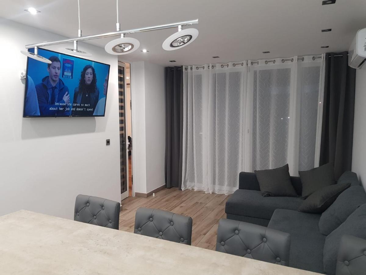Family Comfortable Apartment Arona  Exteriör bild