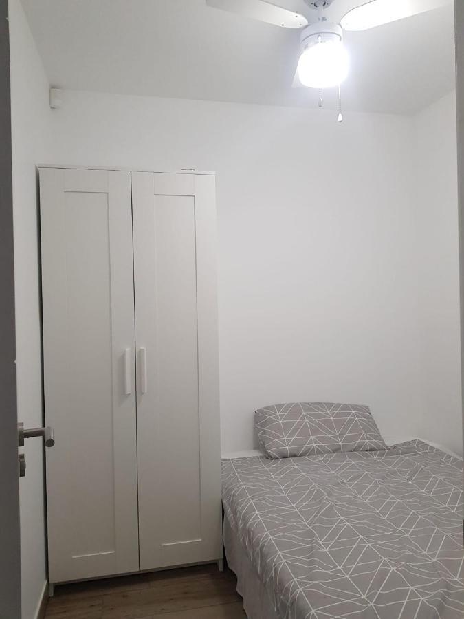 Family Comfortable Apartment Arona  Exteriör bild