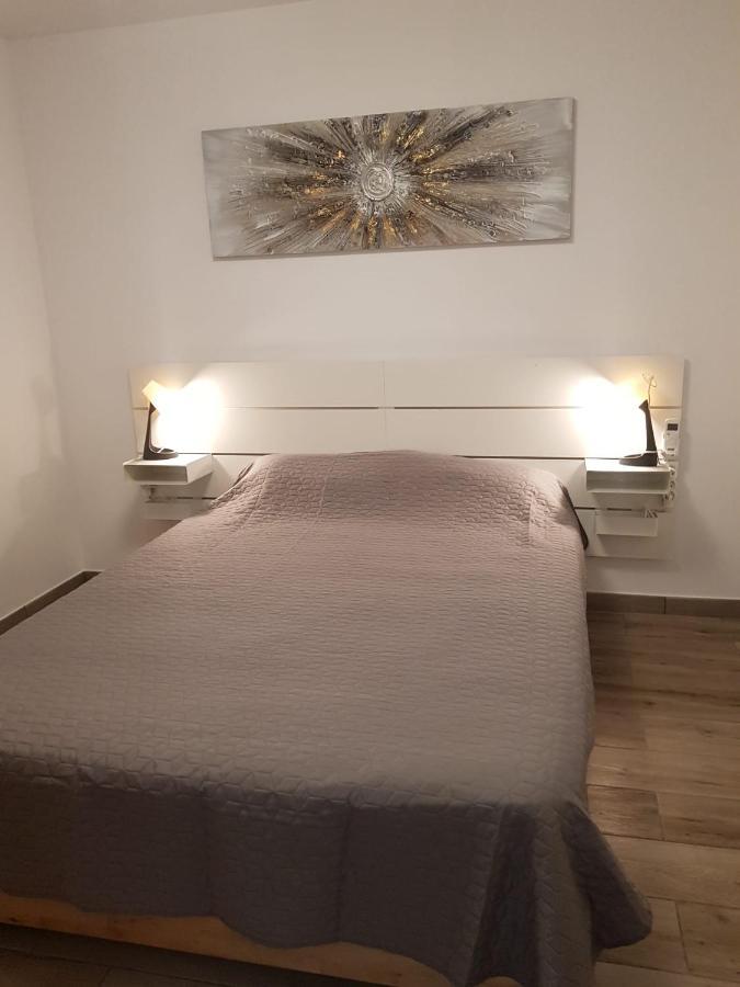 Family Comfortable Apartment Arona  Exteriör bild